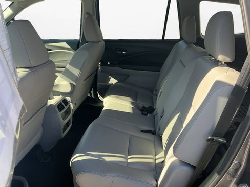 Used 2017 Honda Pilot Touring image 15