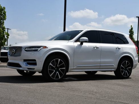 Used 2023 Volvo XC90 B6 Plus w/ Protection Package Premier AWD/4WD image 4