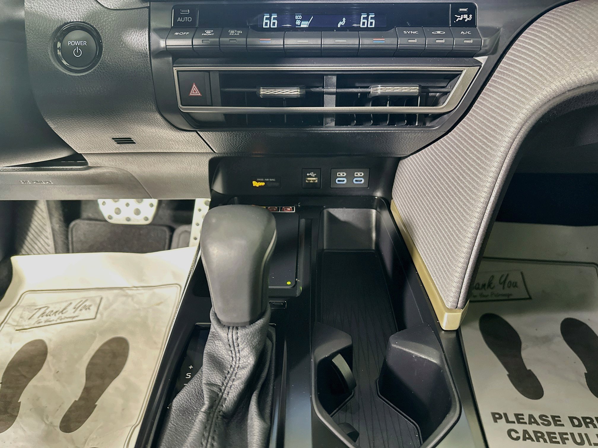 Used 2025 Toyota Camry SE FWD image 23