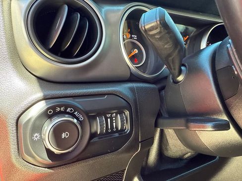 Used 2019 Jeep Wrangler Sport AWD/4WD image 23