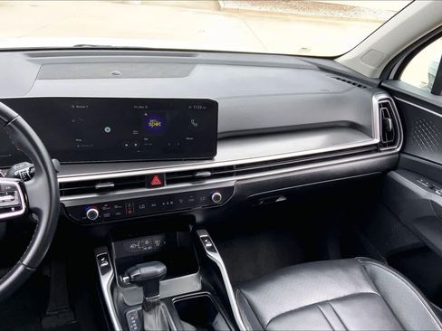 Used 2024 Kia Sorento S image 6