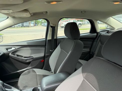 Used 2013 Ford Focus SE w/ SE Winter Pkg FWD image 14