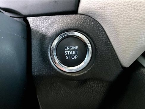 Used 2025 Toyota RAV4 XLE w/ Convenience Package FWD image 17