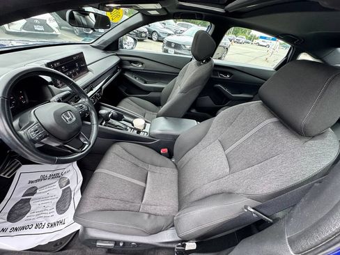 Used 2023 Honda Accord Sport image 9