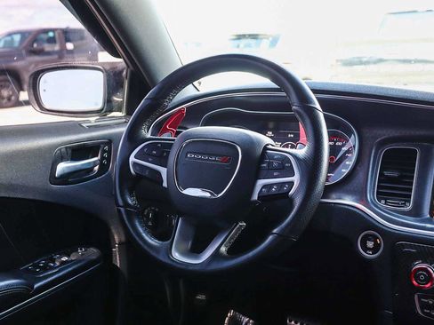 Used 2017 Dodge Charger R/T Scat Pack w/ Technology Group RWD image 17