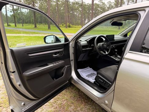 Used 2024 Honda CR-V EX image 11