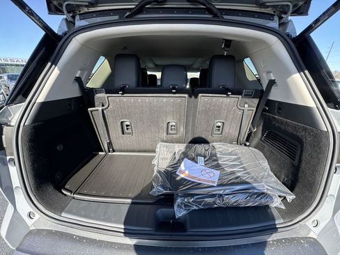 New 2026 Nissan Pathfinder Platinum image 25