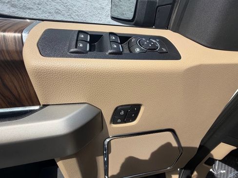 Used 2020 Ford F150 Lariat w/ Equipment Group 502A Luxury AWD/4WD image 13