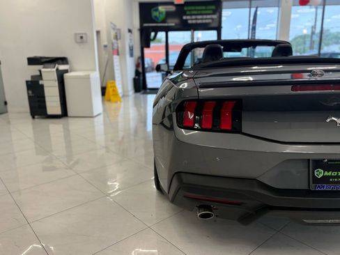 Used 2025 Ford Mustang Premium RWD image 13