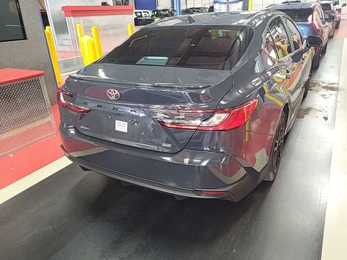 Used 2025 Toyota Camry SE w/ Convenience Package FWD image 4