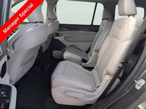 Used 2021 Jeep Grand Cherokee L Overland w/ Luxury Tech Group IV AWD/4WD image 9