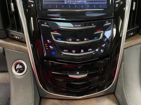 Used 2016 Cadillac Escalade Premium image 31