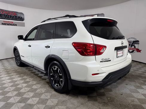 Used 2019 Nissan Pathfinder SL FWD image 12