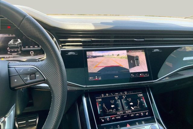 Used 2023 Audi SQ7 Prestige AWD/4WD image 6
