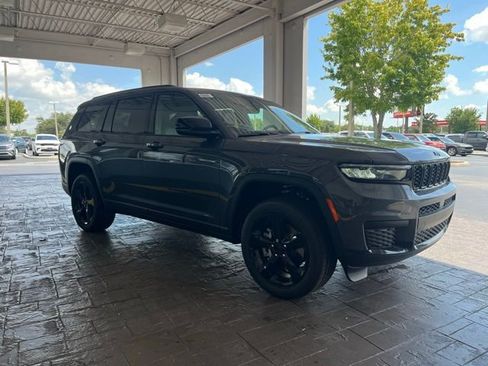 New 2025 Jeep Grand Cherokee L Altitude image 3