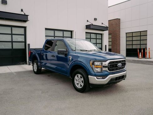 Used 2023 Ford F150 XLT w/ Trailer Tow Package image 4