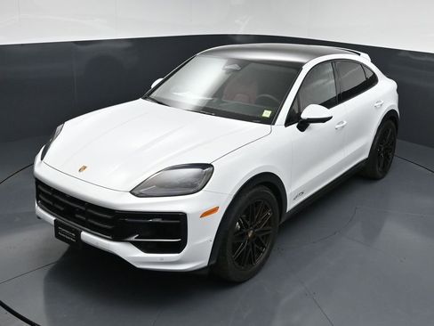 Used 2026 Porsche Cayenne GTS image 13