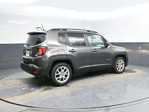 Used 2019 Jeep Renegade Latitude image 10