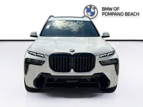 New 2026 BMW X7 xDrive40i w/ M Sport Package AWD/4WD image 2