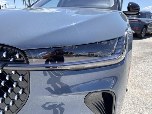 New 2026 Lincoln Nautilus Premier AWD/4WD image 9