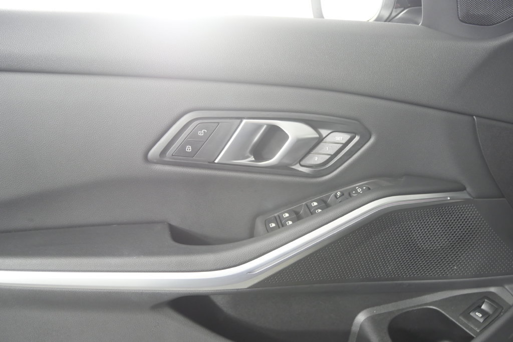 Certified 2026 BMW 330i Sedan RWD image 9
