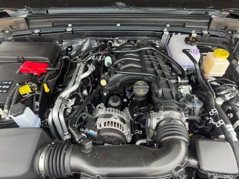 New 2026 Jeep Gladiator Sport w/ Dual Top Group image 33