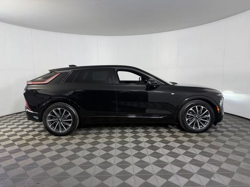 Used 2024 Cadillac Lyriq Sport AWD/4WD image 7