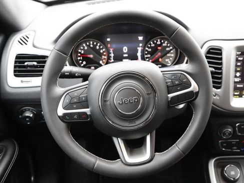 Used 2021 Jeep Compass Latitude AWD/4WD image 18