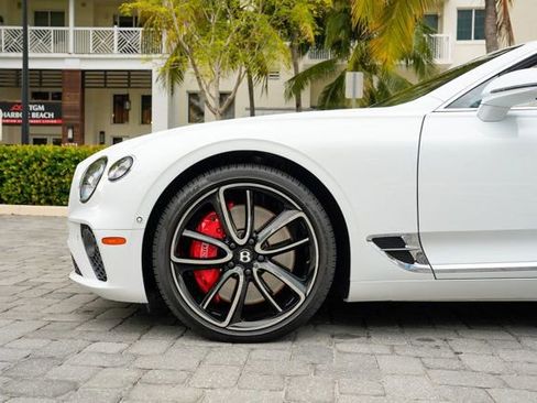 Used 2024 Bentley Continental GT V8 image 13