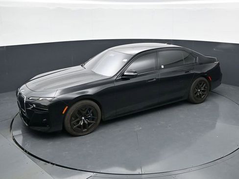 Used 2023 BMW 760i xDrive AWD/4WD image 30