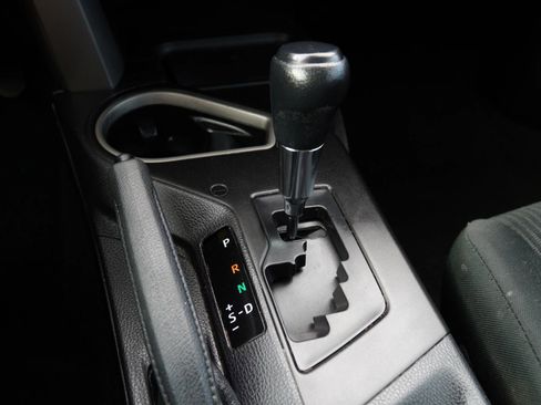 Used 2018 Toyota RAV4 LE image 23