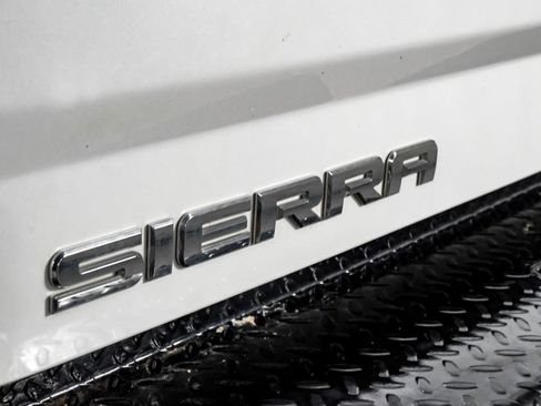 Used 2018 GMC Sierra 2500 Denali w/ Suspension Package, Off-Road AWD/4WD image 44