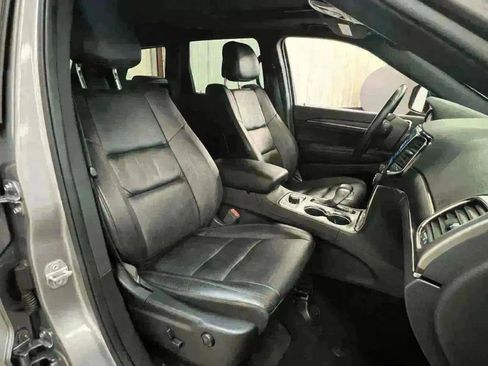 Used 2019 Jeep Grand Cherokee Limited image 30