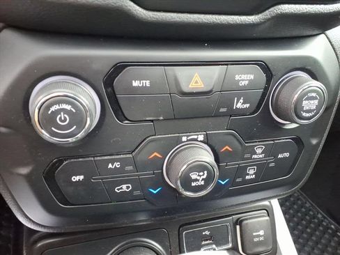 Used 2023 Jeep Renegade Trailhawk w/ Sun/Sound Group image 12