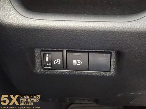 Certified 2019 Toyota RAV4 LE FWD image 32