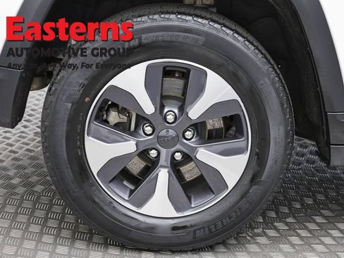 Used 2023 Jeep Grand Cherokee 4WD 4xe image 33