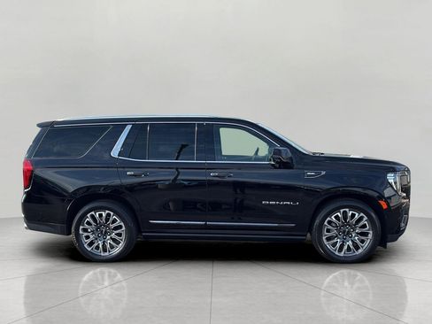 Used 2023 GMC Yukon Denali Ultimate AWD/4WD image 2