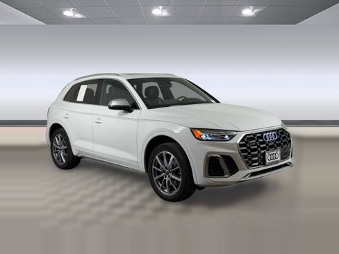Certified 2024 Audi SQ5 Premium Plus AWD/4WD image 7