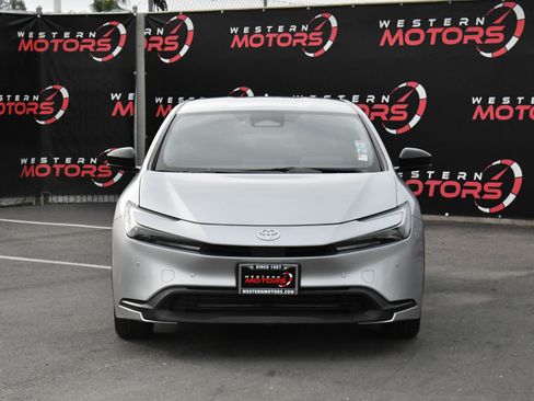 Used 2024 Toyota Prius LE image 2