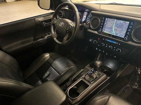 Certified 2021 Toyota Tacoma TRD Off-Road w/ TRD Premium Off Road Package AWD/4WD image 29