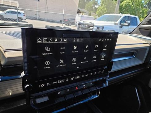 Used 2026 GMC Hummer EV SUV w/ LPO, Dark Essentials Package AWD/4WD image 33