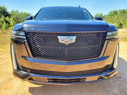 Used 2021 Cadillac Escalade Sport w/ Driver Assist Tech Package AWD/4WD image 24