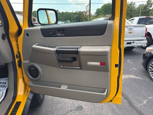 Used 2003 HUMMER H2 w/ Preferred Equipment Group AWD/4WD image 25