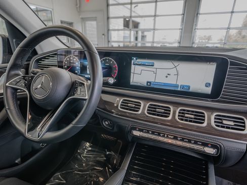 Certified 2025 Mercedes-Benz GLE 450 4MATIC image 19