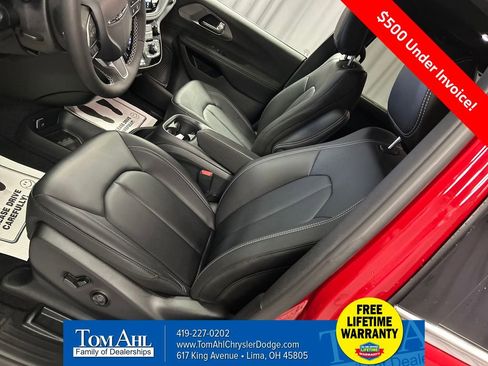 New 2026 Chrysler Pacifica Select image 10