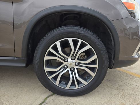 Used 2017 Mitsubishi Outlander Sport ES FWD image 29