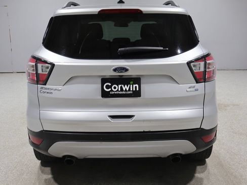 Used 2018 Ford Escape SE w/ SE Sync 3 Package AWD/4WD image 3