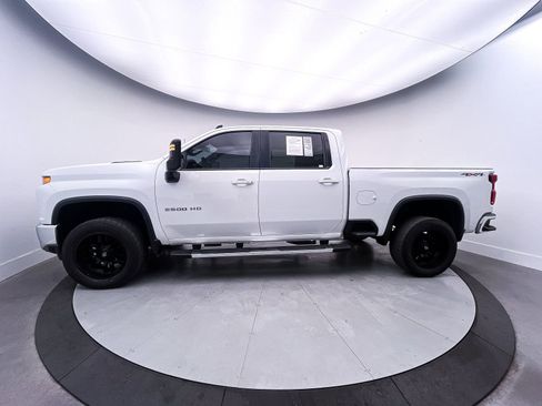 Used 2021 Chevrolet Silverado 2500 LT w/ Convenience Package image 31