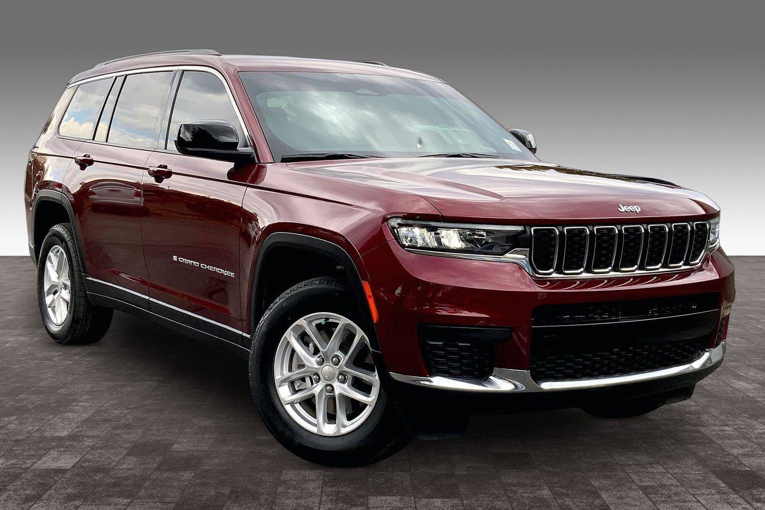 Certified 2025 Jeep Grand Cherokee L Laredo AWD/4WD image 3