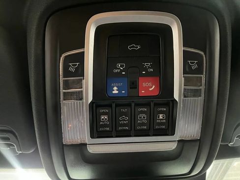 Used 2023 RAM 1500 Laramie AWD/4WD image 23